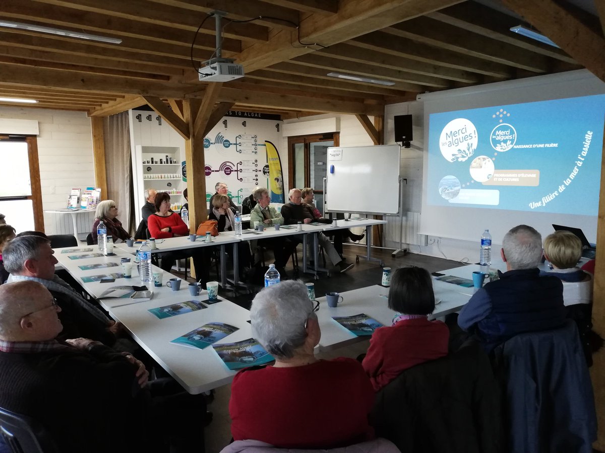 BzhAlgaeSchool's tweet photo. L'UTL de Locminé en visite ce jour à la School pour une demi journée découverte sur le thème de la valorisation des algues marines locales : une filière de la mer à l'assiette. 
#mercilesalgues #olmix https://t.co/YAb8itiqdY