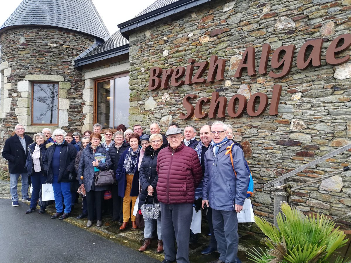 BzhAlgaeSchool's tweet photo. L'UTL de Locminé en visite ce jour à la School pour une demi journée découverte sur le thème de la valorisation des algues marines locales : une filière de la mer à l'assiette. 
#mercilesalgues #olmix https://t.co/YAb8itiqdY