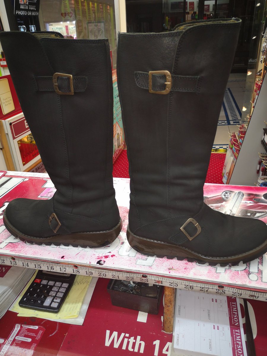 Nubuck Boots in for a clean 😁 <a href="/KlempNeil/">Neil.klemp</a> <a href="/darrenbrowna6/">darren brown</a> <a href="/JamesTCobbler/">James Timpson</a> <a href="/TimpsonNews/">Timpson Group News</a>