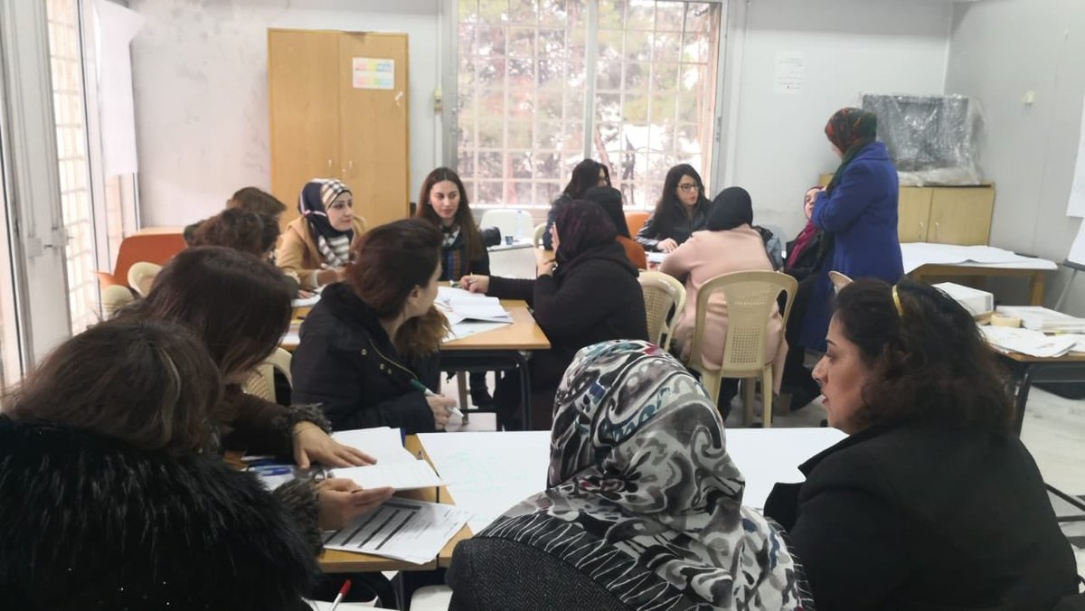 CRDP_Liban's tweet photo. #Dar_Zahle
 أقام مكتب الإعداد التّدريب   #PITB في المركز التّربويّ   #CRDPliban دورة تدريبيّة  لحادقات الأطفال بعنوان "كيف بقيّم صح؟ " تهدف إلى استخدام وضعيّات  تقييم الإدماج ومكوّناتها  في ملء بطاقة التّقييم.  
#التّربية #التّعليم https://t.co/i6keEi2d8X