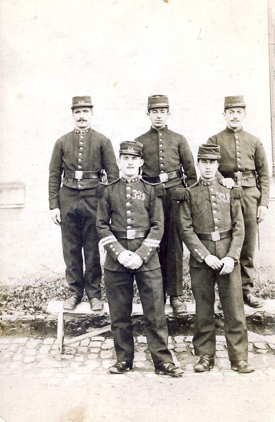 Le_Chtimiste's tweet photo. Groupe du 42e régiment d'infanterie - Merci à Marie Camilla IRSID - #Chtimiste #Infanterie19141918 #42eRI https://t.co/RTYmSf7HT8