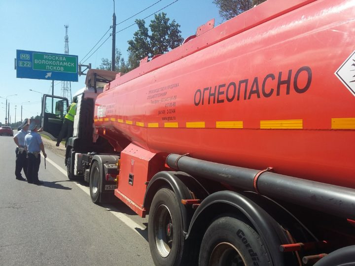 skif_n's tweet photo. Оборудование автотранспорта аппаратурой ГЛОНАСС перенесли на конец весны 2020 года

Читать всю новость: https://t.co/XFkRNRTzXQ https://t.co/24wwok1iuT