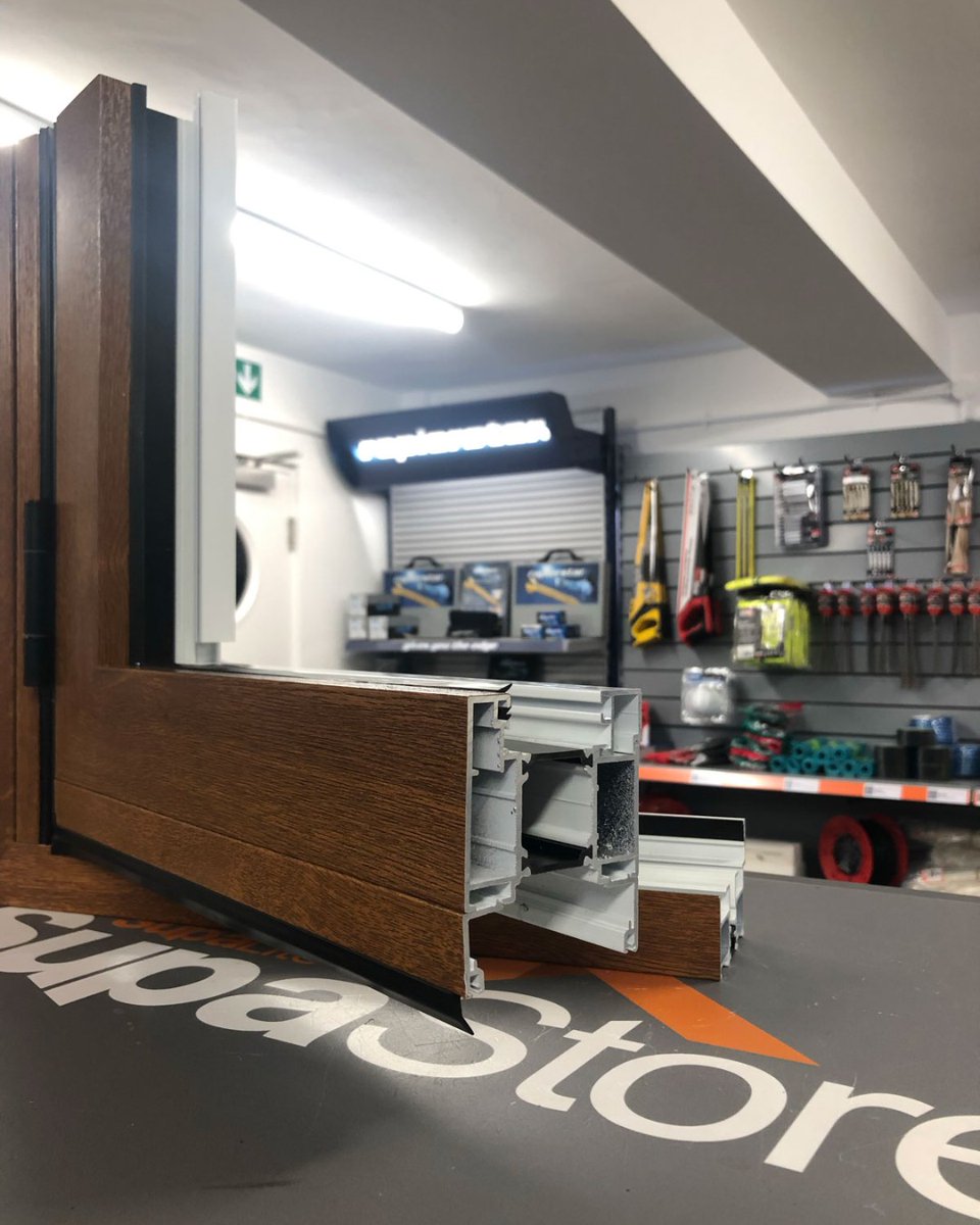 SupaLiteStore's tweet photo. 📍Located In Walton Summit, Preston 📍

We have a wide range of display items so you can see the quality products for yourself 👏

We are open 6 days a week! 🔄

#MondayMotivation #Preston #SupaLite #SupaStore #Monday #WaltonSummit #SupaLiteRoof #Roofing https://t.co/fZbkyoa9kx