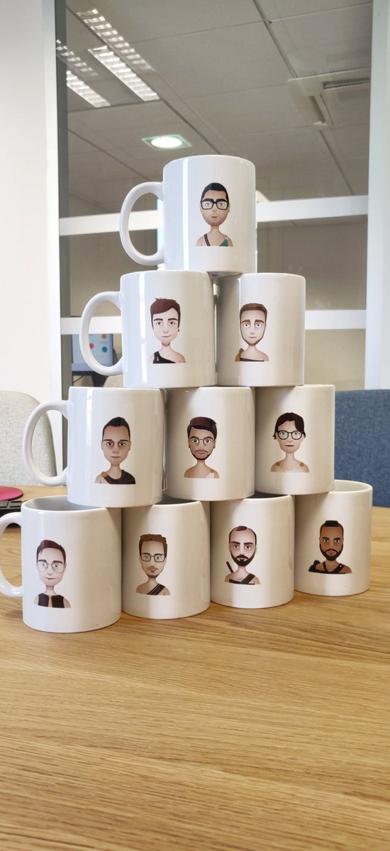 Une pyramide pour accueillir les nouvelles têtes de l’année 2019, les courageux, les vaillants ! Bienvenue à Pierre, Sébastien, Quentin, Victor, Mathieu, Émilie, Edouard, Thomas, Christophe et Arnaud !