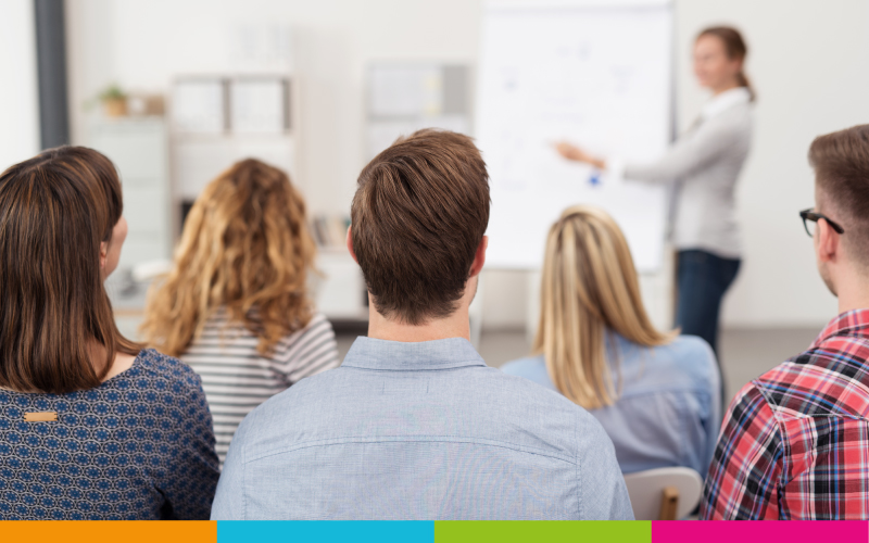 Rejoindre la franchise Bonjour Services, c’est vouloir s’impliquer dans l’humain, accompagner des hommes et des femmes qui aiment leur métier et ont la volonté de réussir.

▶️ bit.ly/2Sb2Vac
