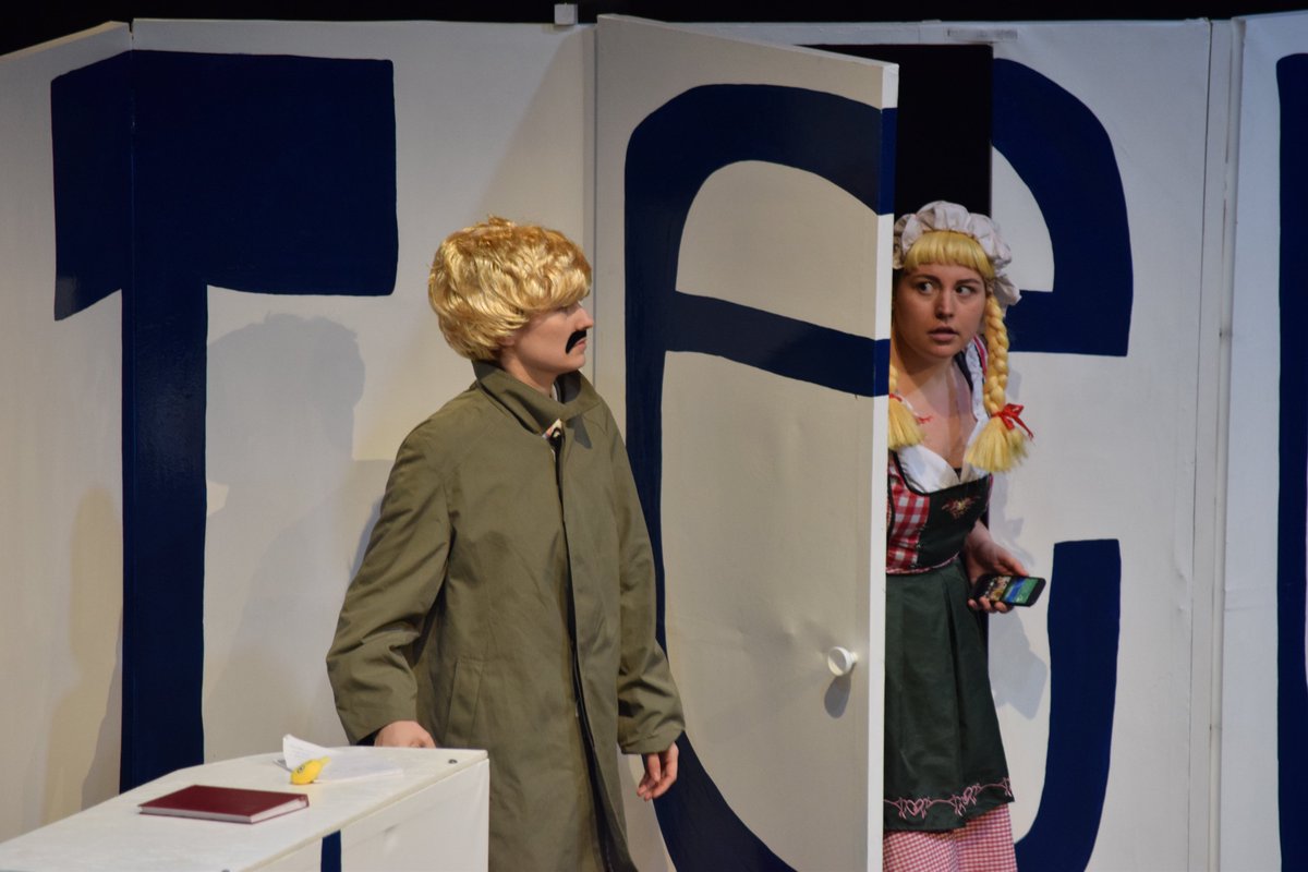 BedfordModern's tweet photo. This morning it was the turn of our German students to enjoy a play given by @OnattiProdsLtd. Performed by two native German actors ‘Das Schlimmste Hotel’ is the hilariously funny story of the Hotel Hexenhut and its two hapless owners. #audienceparticipation #germanlanguage https://t.co/qpHyfh0XPS