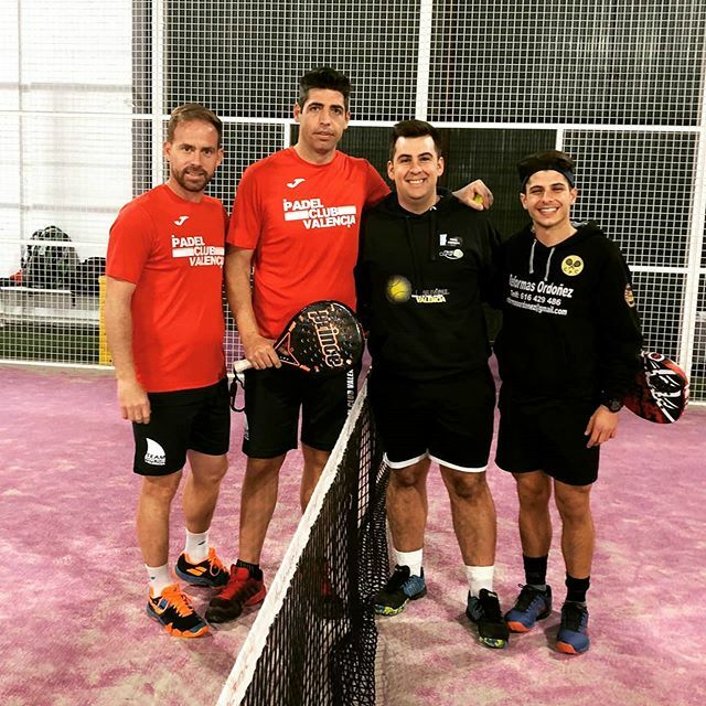PrincePadel's tweet photo. El equipo de Grand Slam de @padel_club_valencia con nuestro jugador @luislechugacastro, jugaba el penúltimo partido de liga de SNP en Paiporta, consiguiendo un magnífico resultado en la clasificación general como cabeza de serie. 
ENHORABUENA TEAM!!! #Campeones2019 #grandsla… https://t.co/l82R0IC939