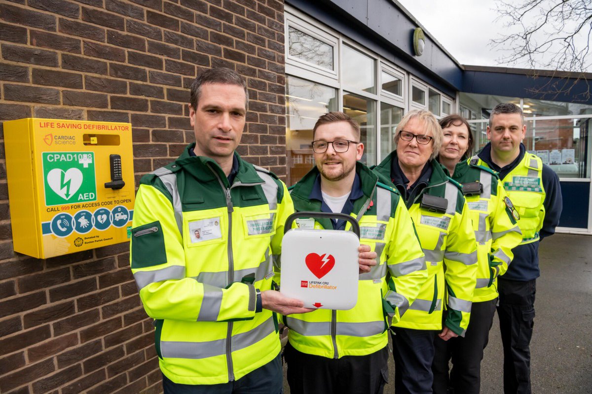Thank you to <a href="/DavidWilsonHome/">David Wilson Homes</a> for sponsoring our team <a href="/ChorleyCFR/">Chorley Community First Responders</a> for a brand new defibrillator. That’s another life-saving kit active in the Chorley area. Our team has now grown to 20 responders 👏👏👏<a href="/NWAmb_CRTJane/">💚Jane Atkinson💚</a> <a href="/MarkEvans1208/">Mark Evans</a> <a href="/NWAmb_Volunteer/">NWAS Volunteers</a> <a href="/cardiacsmart/">CardiacSmart</a>