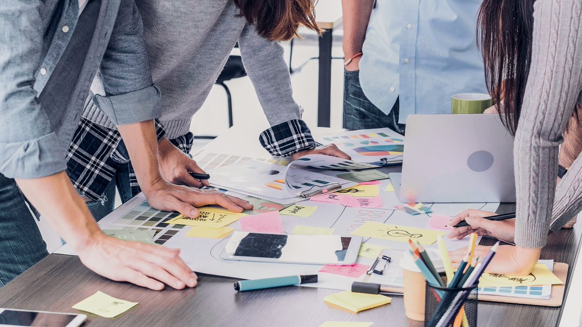 SpeedoutA's tweet photo. La oportunidad de #éxito pasa por situar a la empresa en el centro de un ecosistema que favorezca la #creatividad y que englobe #talento, centros de conocimiento, clientes, proveedores, competidores, clústers sectoriales y #startups.
#SpeedOut #CorporateVenturing https://t.co/faETgrRIoD