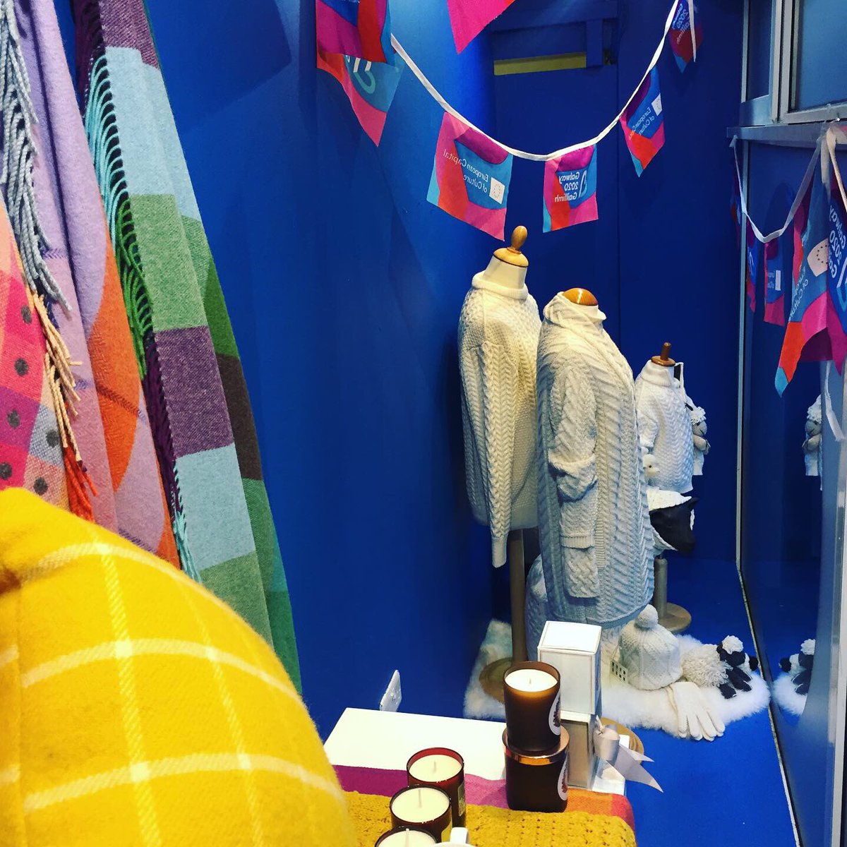 Standun's tweet photo. Standún are Super Excited about the Lighting Ceremony this evening in Spiddal &amp; for the great year ahead .... @galway2020 European Capital of Culture 💜❤️💛
We hope you love our latest Window Displays Celebrating the start of Galway 2020 xx https://t.co/RhcpQM6Rp8