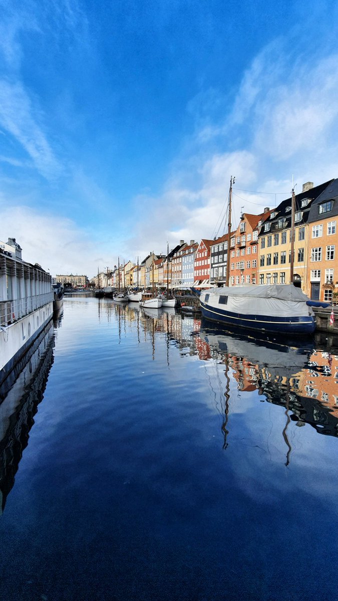 Lukas_Genever's tweet photo. In Copenhagen for the day, before we present to (some) of the future of the industry at The Games Assembly tomorrow in Malmo. 

We're showing students what it's like to work at @CloudImperium and to offer any help we can!

#gamingjobs #studentinterns #gamedev #StarCitizen #malmo https://t.co/d1lDOEGFXG