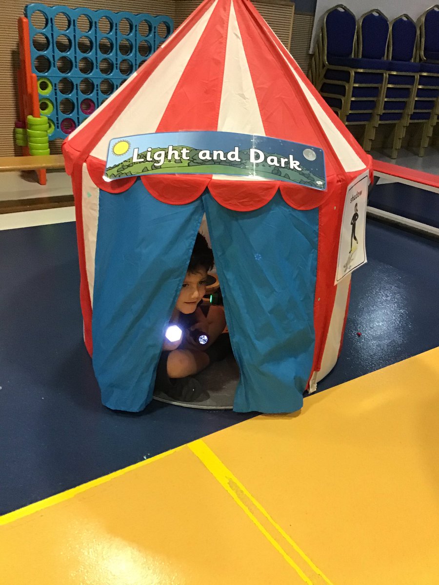 ReptonADFS2's tweet photo. Turtle Class are thoroughly enjoying the STEAM activities on offer this week. #ReptonAD #STEAM #science #turtleclass🐢 https://t.co/jMwDNEpzdZ