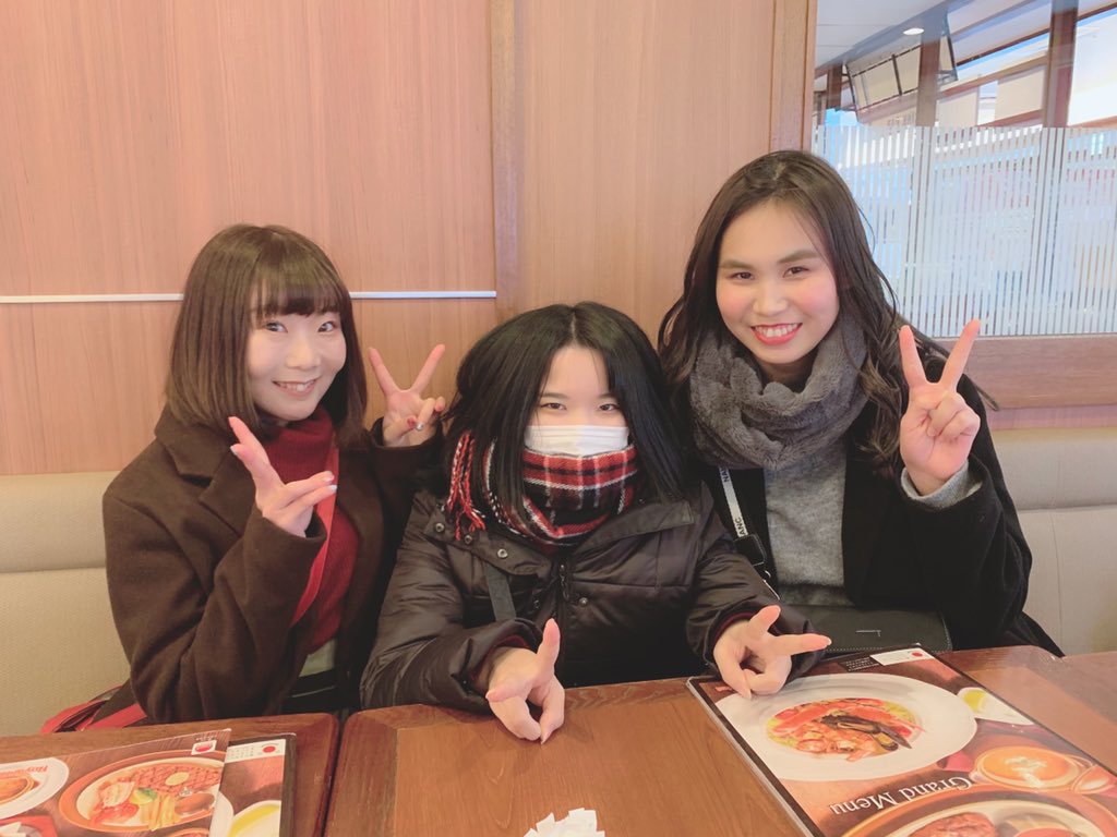 Mira_n420's tweet photo. 【ラジオゲスト出演情報！】
3月28日(土)

前回1人で出させていただいたラジオ！今度はユニットで出演させて頂きました！😭3人での凸凹ラジオ聞いてください❤
ワンマン後に知れる事実も？！ぜひ聞いてやってください♬

市川うららFM『Diamond Saturday』
https://t.co/yQP55us5Ve https://t.co/lPn7aUFF1e