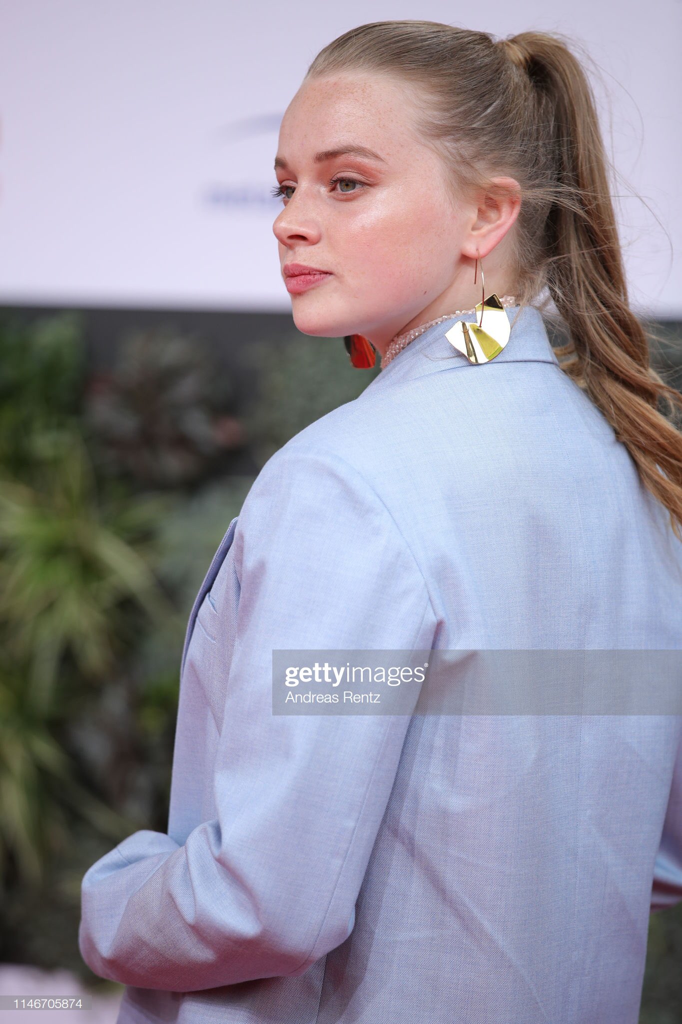 𝐊𝐈𝐊𝐈 Blue My Mind の主役ミアを演じたluna Wedlerちゃん可愛すぎる T Co 6s2ckcnvfm Twitter