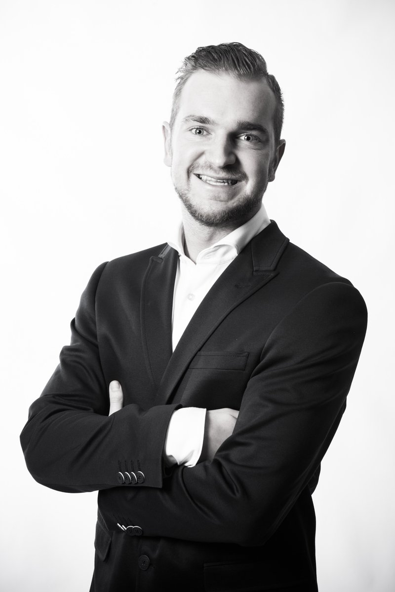 Approba's tweet photo. Vandaag is onze nieuwe collega Melvin Schmitz gestart bij Approba!

Melvin zal aan de slag gaan als recruiter bij Approba en zal onze partners ondersteunen in alle recruitment gerelateerde vraagstukken. 

Welkom in ons team Melvin en veel succes!🎉 https://t.co/AD7t6Dn51b