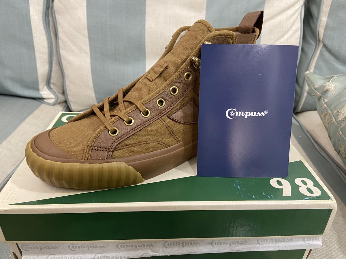 daffaelhakim's tweet photo. WANT TO SELL/WTS
Compass OldBlue Co.
Size: 42
Kondisi: BNIB
Lokasi Jakarta
Harga: 3.2JT NEGO BGT
#sepatucompass #jualcompass #LocalPride #sahabatcompass #temancompass https://t.co/6G7I9e7xcY