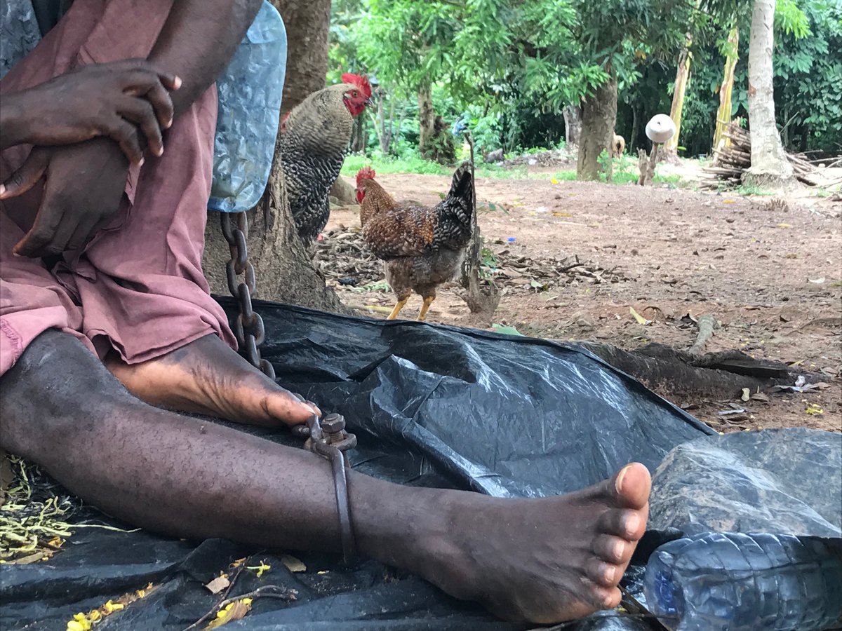 'All we can offer is the chain': <a href="/guardian/">The Guardian</a> renews <a href="/hrw/">Human Rights Watch</a> call to end abuse of ppl with #mentalhealth conditions in #Ghana. It's not just about meds, ppl need support &amp; services. <a href="/mha_ghana/">MHA Ghana</a>: Enforce the ban on chains! <a href="/KafuiDey/">Kafui Dey</a> <a href="/RobinNHammond/">Robin Hammond Ⓥ</a> #BreakTheChains theguardian.com/global-develop…