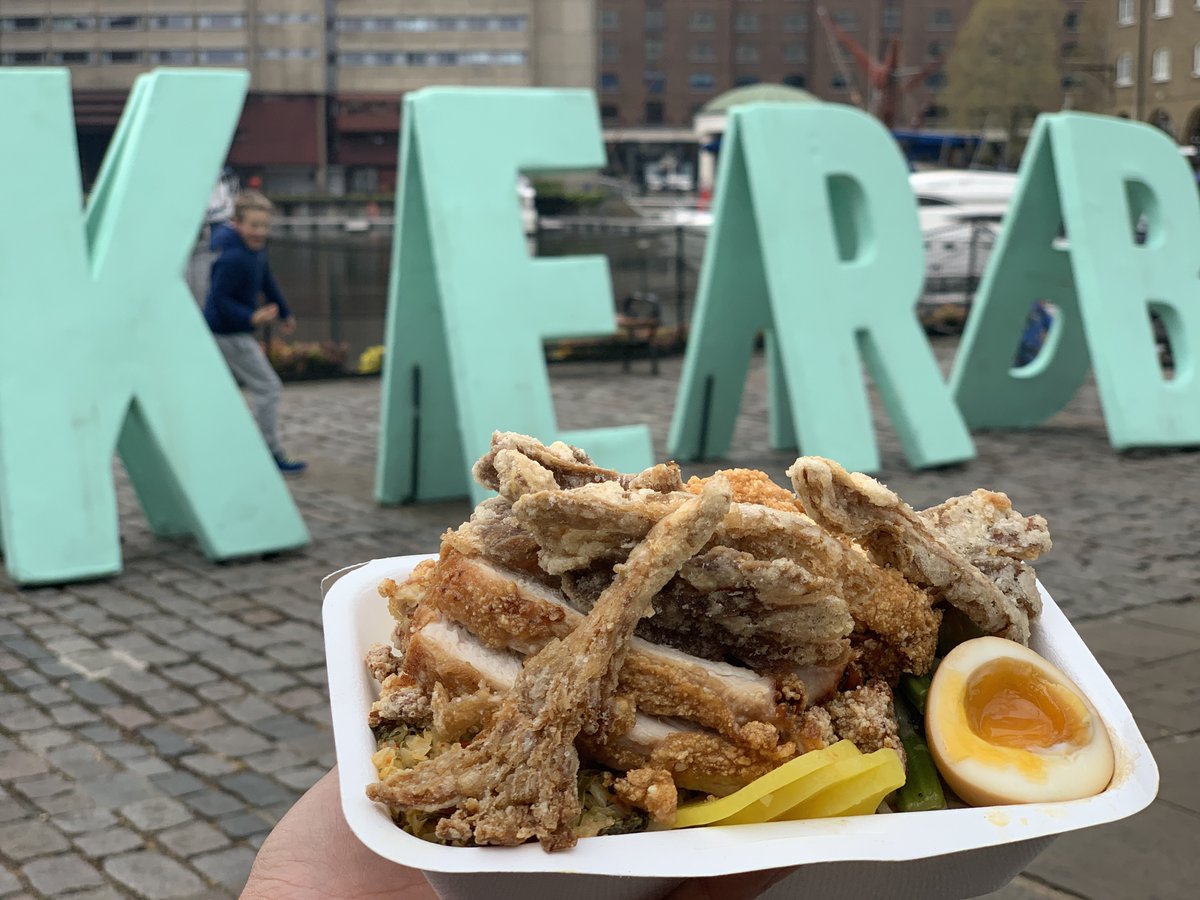 Our crispy crispy chicke , pork and oyster mushrooms will be at the following locations this week!  

West India Quay: Mon - Fri
London Bridge: Wed
Kings Cross: Thur
St Kats Dock: Fri 

#supercrispy #taiwanesericebox #biandang #kerb #londonstreetfood #lunch2020 #nomnomnom #yummy