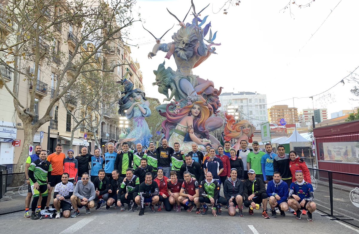 miguelgiron1975's tweet photo. En que en poco más de un mes tenemos el #EarlyRunningFaller 2020 . Id calentando motores!!! #RunFallas #buñuelosConChocolate https://t.co/PaaDl9NxOL