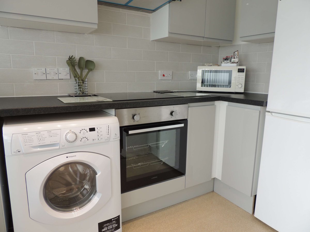 ShortStayMK's tweet photo. Calling all builders and project workers. Last minute availability 2 bed fully furnished apartment - sleeps 4 in Central Milton Keynes. £75+vat per night, just £22.50 pppn! Free wi-fi, parking, Sky sports and movies, call 01908 540 636. #cheapaccommodation, #servicedapartment https://t.co/5EXm9I7tay