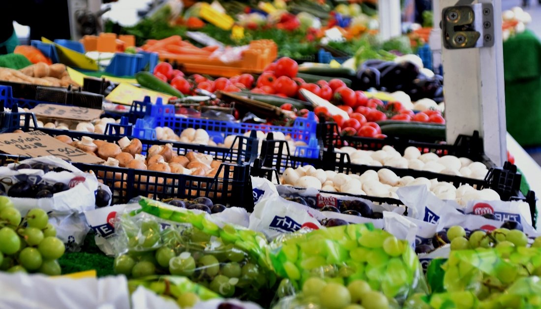 Das Bild zeigt Lebensmittel im Supermarkt