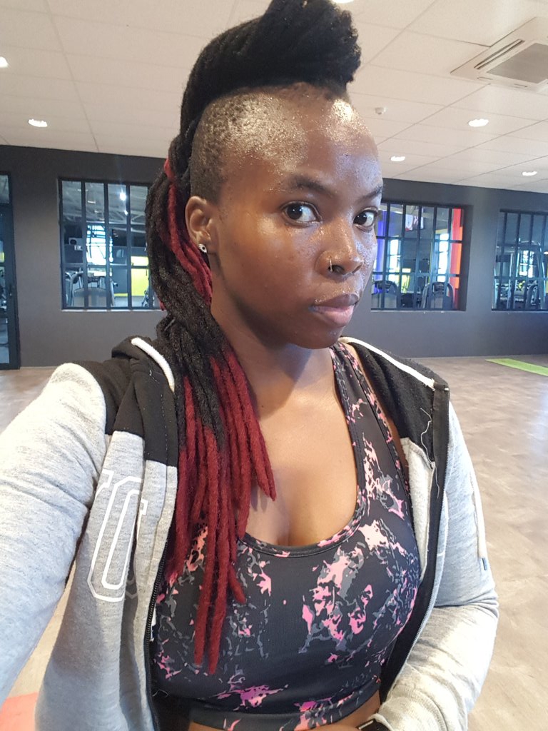coslin1's tweet photo. .....today's workout was nonsense personified . 10km elliptical, 80 leg raises, 45kg leg press ,shoulder nonsense #90DaysWithoutSugar #FetchYourBody2020 #MoveWithMaxed might do #pilates later https://t.co/QwIHnPUFsL