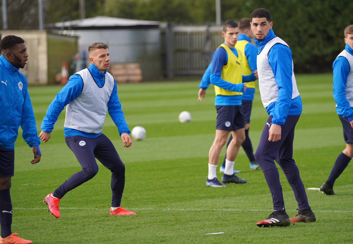 LaticsOfficial's tweet photo. 📸 Our new recruits have arrived 😀

👋 Welcome, Alex Dobre, @jan_mlakar &amp; @LeonBalogun 

#wafc 🔵⚪️💚 https://t.co/smsVP9WyTn