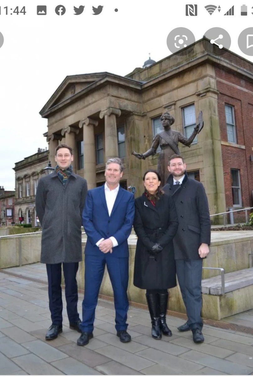 OldhamButty's tweet photo. @ChronicOldham Sorry so angry the man is a fkin idiot... They are lost for a very long time. LABOUR out in Oldham too!!!! https://t.co/pIZ7DZQmx1