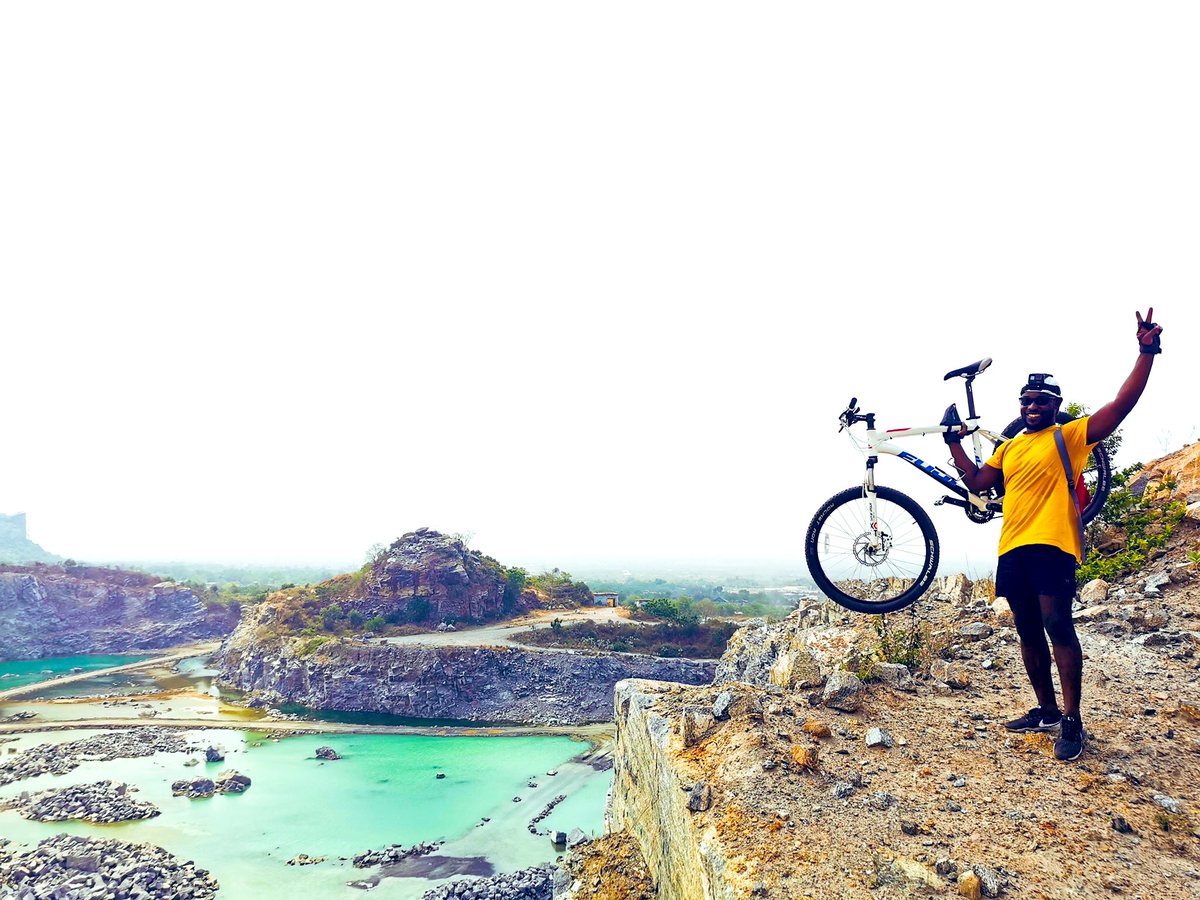 DiskavaTravel's tweet photo. “You’ll be on your way up! You’ll be seeing great sights! You’ll join the high fliers who soar to high heights” - Dr Seuss 

📸: @0wiredu 

#travel #tour #backpackers #cycle #cycling #niceviews #solotravel #tourists  #diskava #diskavatravel #worldwide #beautifuldestinations https://t.co/bfTb7D2Uxe