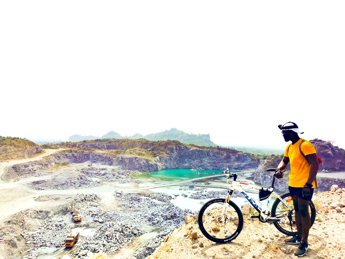 DiskavaTravel's tweet photo. “You’ll be on your way up! You’ll be seeing great sights! You’ll join the high fliers who soar to high heights” - Dr Seuss 

📸: @0wiredu 

#travel #tour #backpackers #cycle #cycling #niceviews #solotravel #tourists  #diskava #diskavatravel #worldwide #beautifuldestinations https://t.co/bfTb7D2Uxe