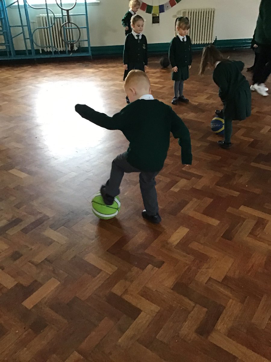 sjvblackpool's tweet photo. We can control a ball in PE by pushing and kicking it. #ClassRM #PE https://t.co/kNHuzG637k