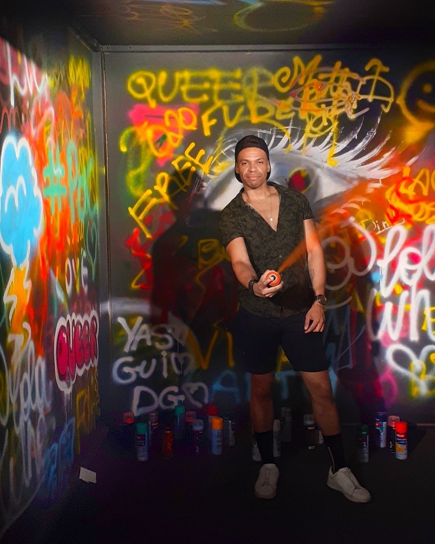 GuihMenegatti's tweet photo. Crie sua arte!
.
.
.
#Balada #NoitesCarioca #Curtindo #Dançando #Zoando #NegrosLindos #NegroRJ #BoyRJ #MeninoDoRJ #Carioca #Brasil #RioDeJaneiro #RJ #Centro #HubRJ #CandyBloco https://t.co/GzDcZ0EYo1