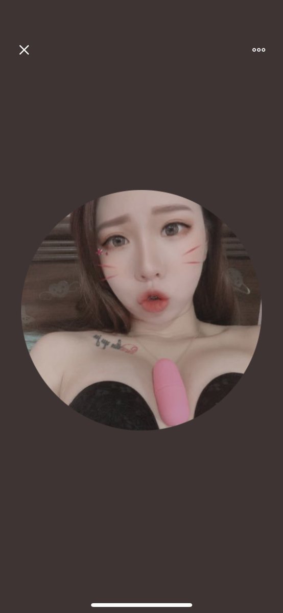 剛剛有個女生追蹤我
我仔細點開大頭貼哈哈哈哈 https://t.co/PimFDDBO4Q