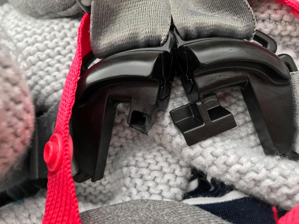 amchu's tweet photo. @AskMandP Hi, we have the Ocarro bundle purchased from you last year. The buggy strap (left side) has snapped off and we can no longer put our baby in the buggy safely. Please help. https://t.co/vFD4tvVRxh