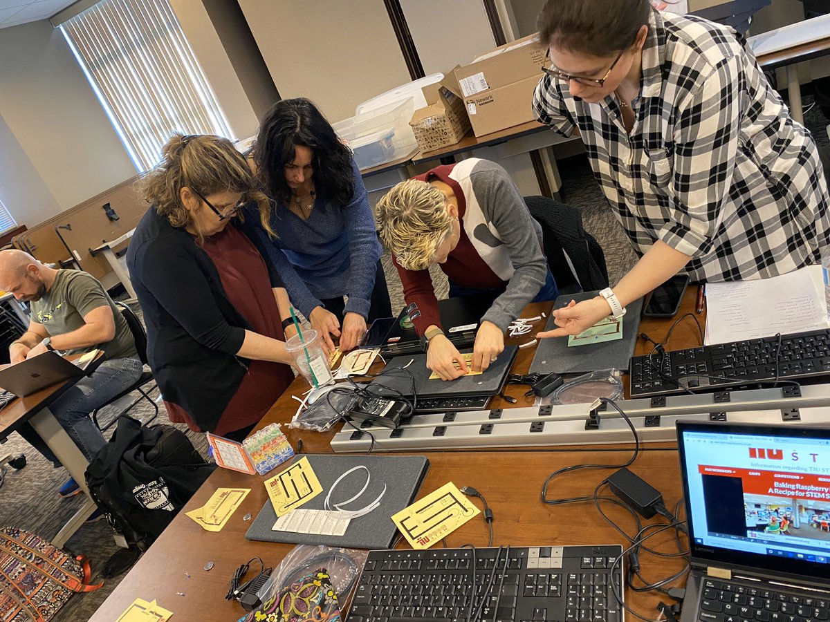 deeoyea's tweet photo. Understanding basic circuitry before diving into Raspberry Pi @TIU11EdTech @CLIU21 @jigar_patel #tiustem #csinpa https://t.co/pRkNUUK9VU