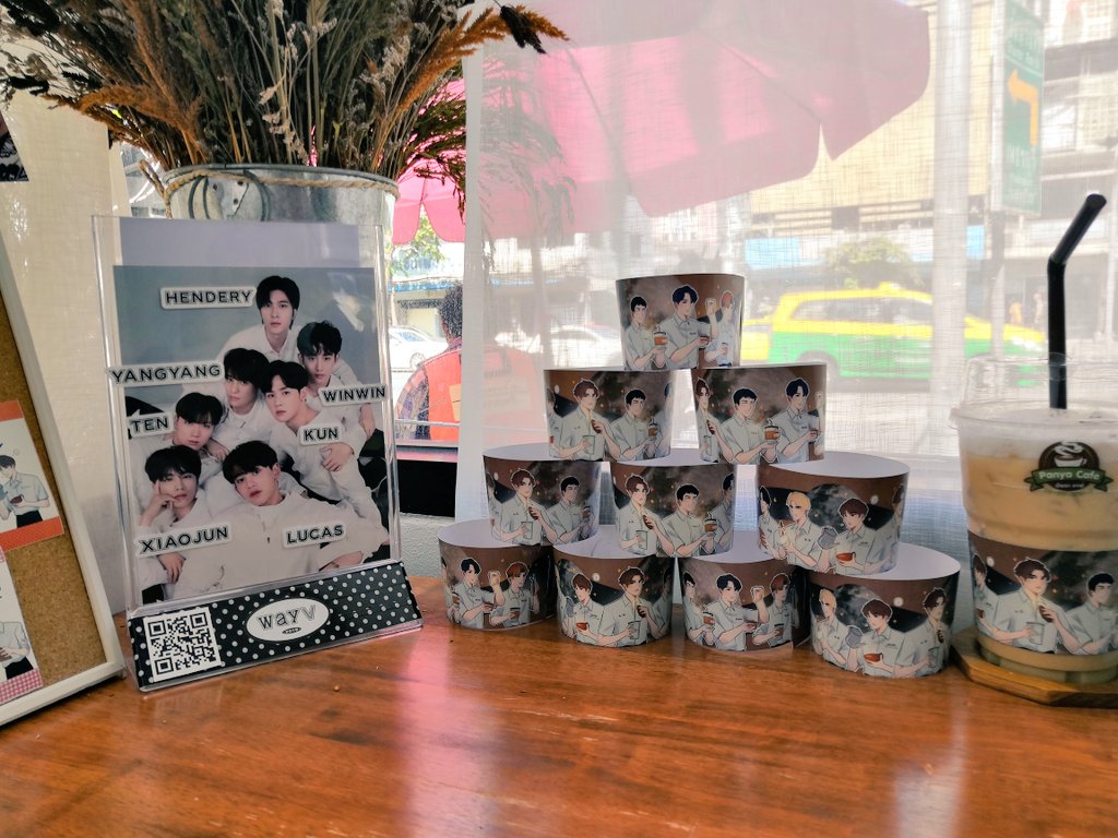 HugLucas99's tweet photo. เนื่องด้วยทีมงานจาก @fullAt10tion
เคยร่วมสมทบซื้อเครื่ิองดื่มล่วงหน้าในโปรเจค #HugWayV pay it forword แด่ร้านปัญญาคาเฟ่เป็นจำนวนเงิน 1,600 บาท ทางทีมฮักจึงขอมอบคัพสลีฟตอบแทนสำหรับผู้ซื้อบัตรเข้าร่วมคาเฟ่ #fullAt10tion ทุกคนค่ะ ขอบคุณมากๆนะคะ 🙇‍♀️
#glisTENingcafe #Hugfor10 https://t.co/FdkJC77tvm