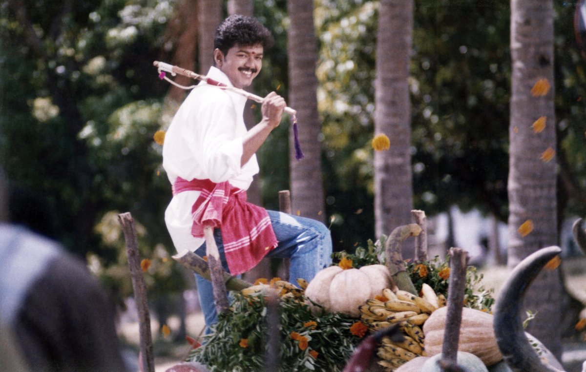 BangaloreOVFC's tweet photo. Thalapathy Vijay in Youth ❤️ https://t.co/GccJpl9ucF