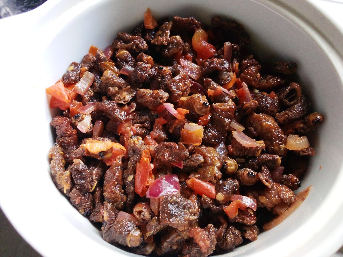 Kampindaa's tweet photo. #Chibwabwa #vinkubala #Sausage #Kalembula #LunchIsServed https://t.co/ptzYLXYp7L
