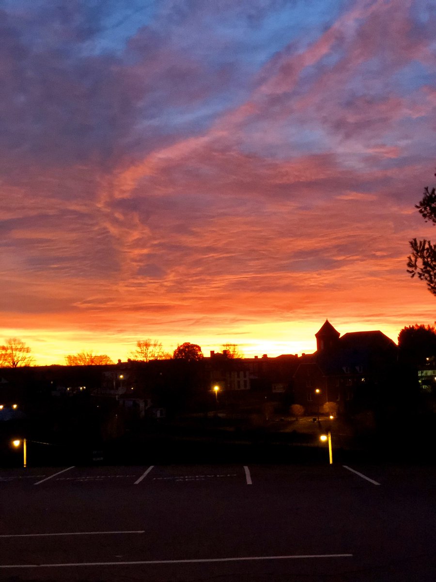LecolstTim's tweet photo. A new day has dawned and with it comes the ability to begin again, hit reset, continue on, and press forward. The day is here...now the rest is up to you. Take the steps to make this day, Great! https://t.co/XFEWhAJSHy
