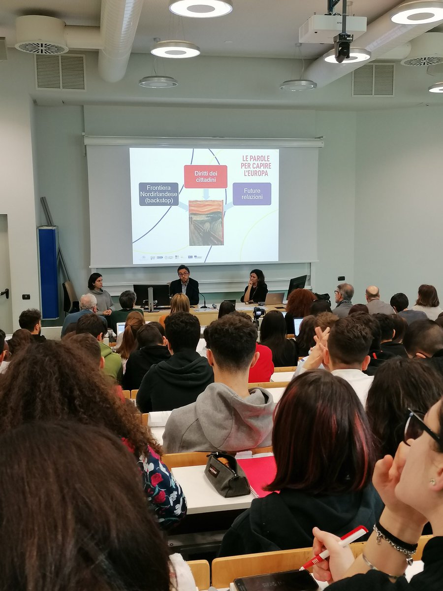 hshahtoy's tweet photo. 🤩 Grande partecipazione questa mattina all'evento "Le parole per capire l'Europa"

➡️ 8 parole e 8 relatori per far comprendere meglio l'#Europa 🇪🇺

@CittaMetroTO @europainitalia @unito @CPP_unito https://t.co/9oNOiUPjtS