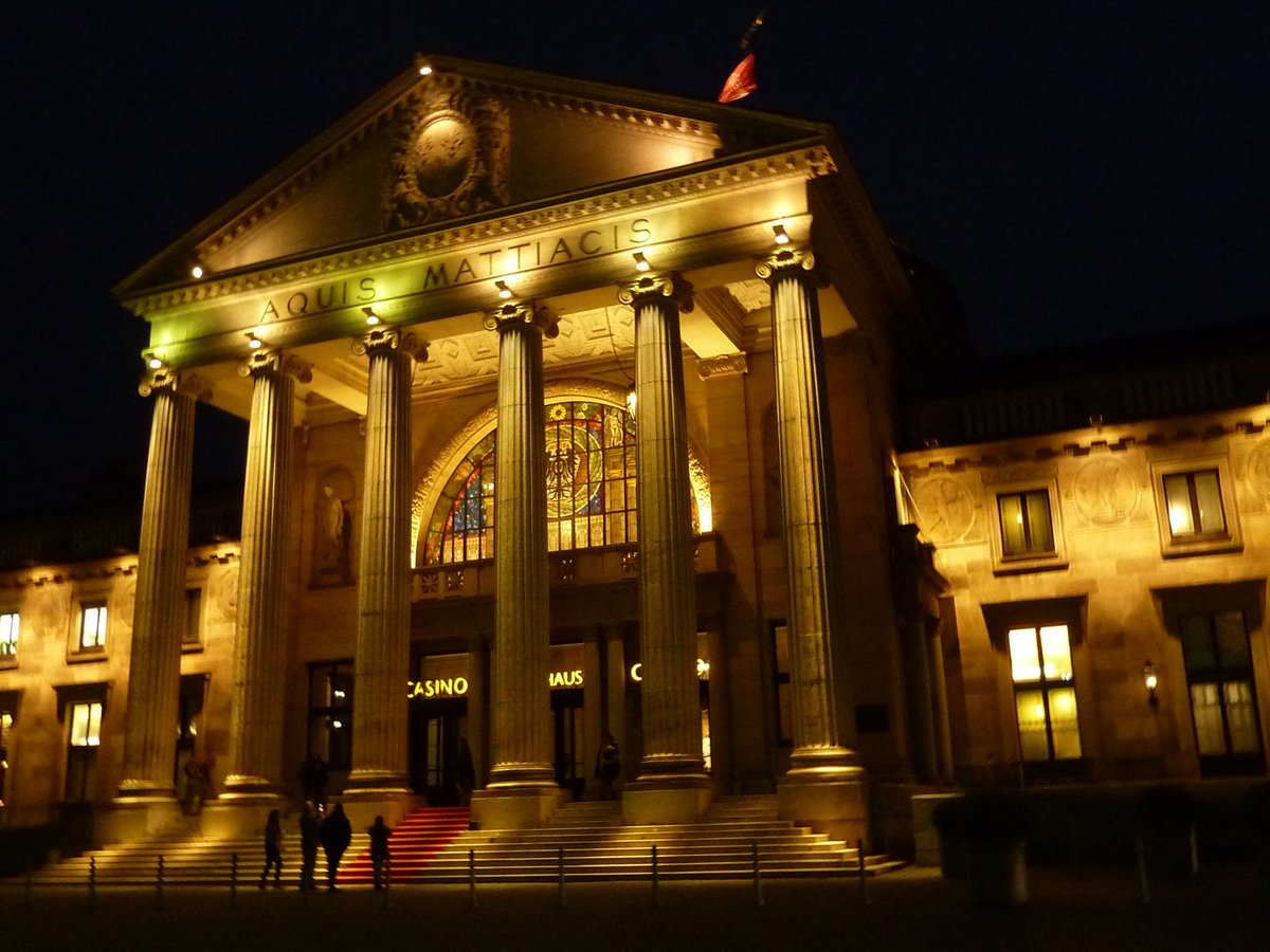 hrhartweg's tweet photo. #Graduiertenfeier #Zeugnisübergabe und #Verabschiedung! #WBS #BHCE #Gesundheitsökonomie #MiG #FriedrichvonThierschSaal #Kurhaus #Wiesbaden #WiesbadenBusinessSchool #HochschuleRheinMain 🎓💫🍾🏵️🔎 https://t.co/5lesqDKdqN