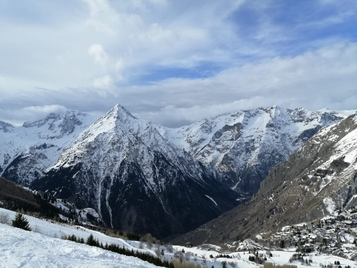 BelieveIt_Fr's tweet photo. La Team Believe It vient de passer son weekend au ski, sous le signe du partage et de la convivialité 😉⛷
Bon lundi à tous !
#weekendski #believeit #équipe https://t.co/0y9lwKUW1V