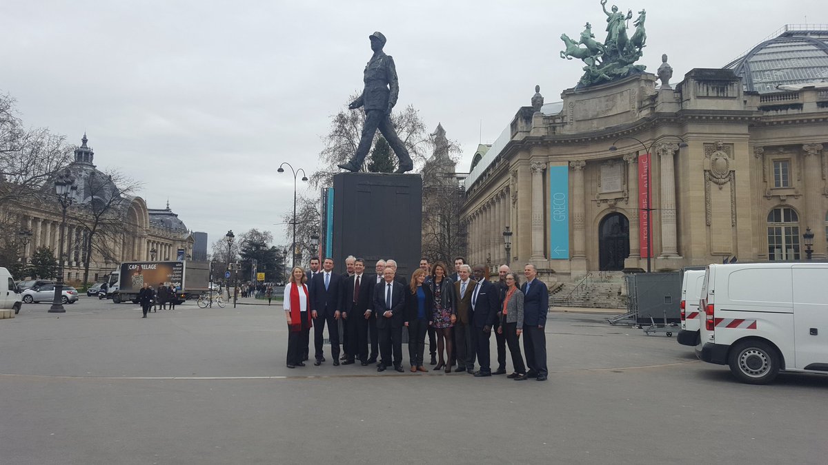 Aimer__Paris's tweet photo. @Aimer__Paris vous présente ses têtes de listes pour chaque arrondissement de Paris! 
@sergefederbusch avec @RNational_off @le_pcd @SIEL_Off https://t.co/eZ77nf13cP