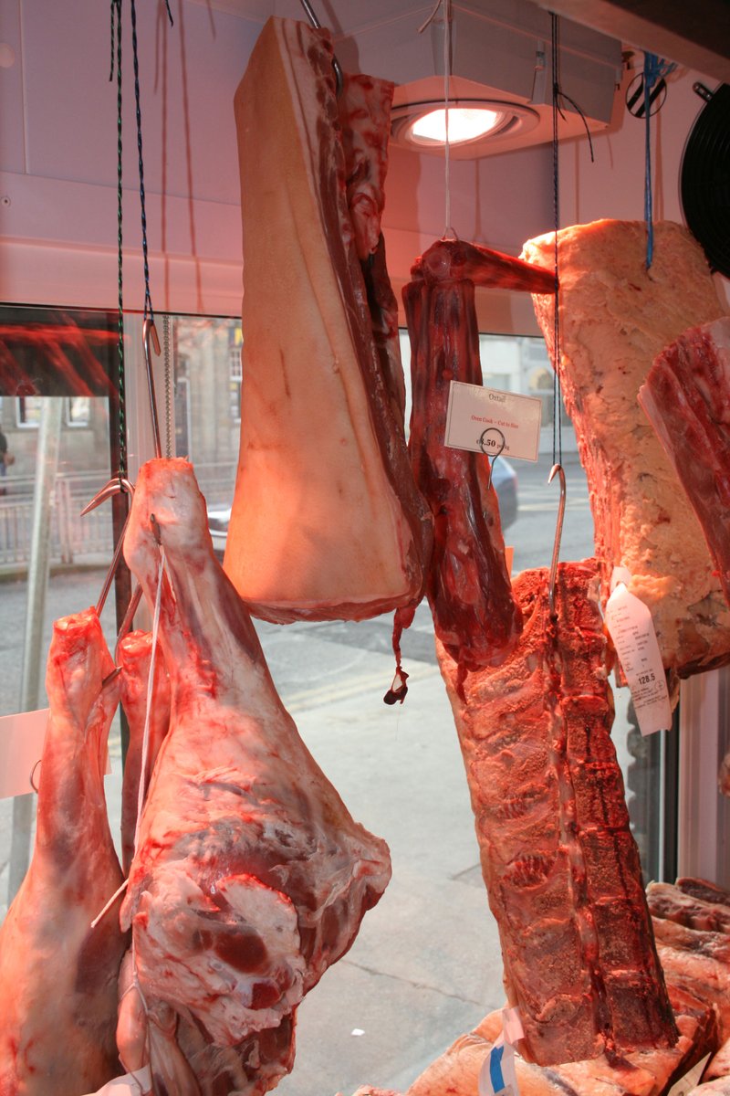 Looking out our window as the world passes by.

#butcher #terenure #terenurevillage