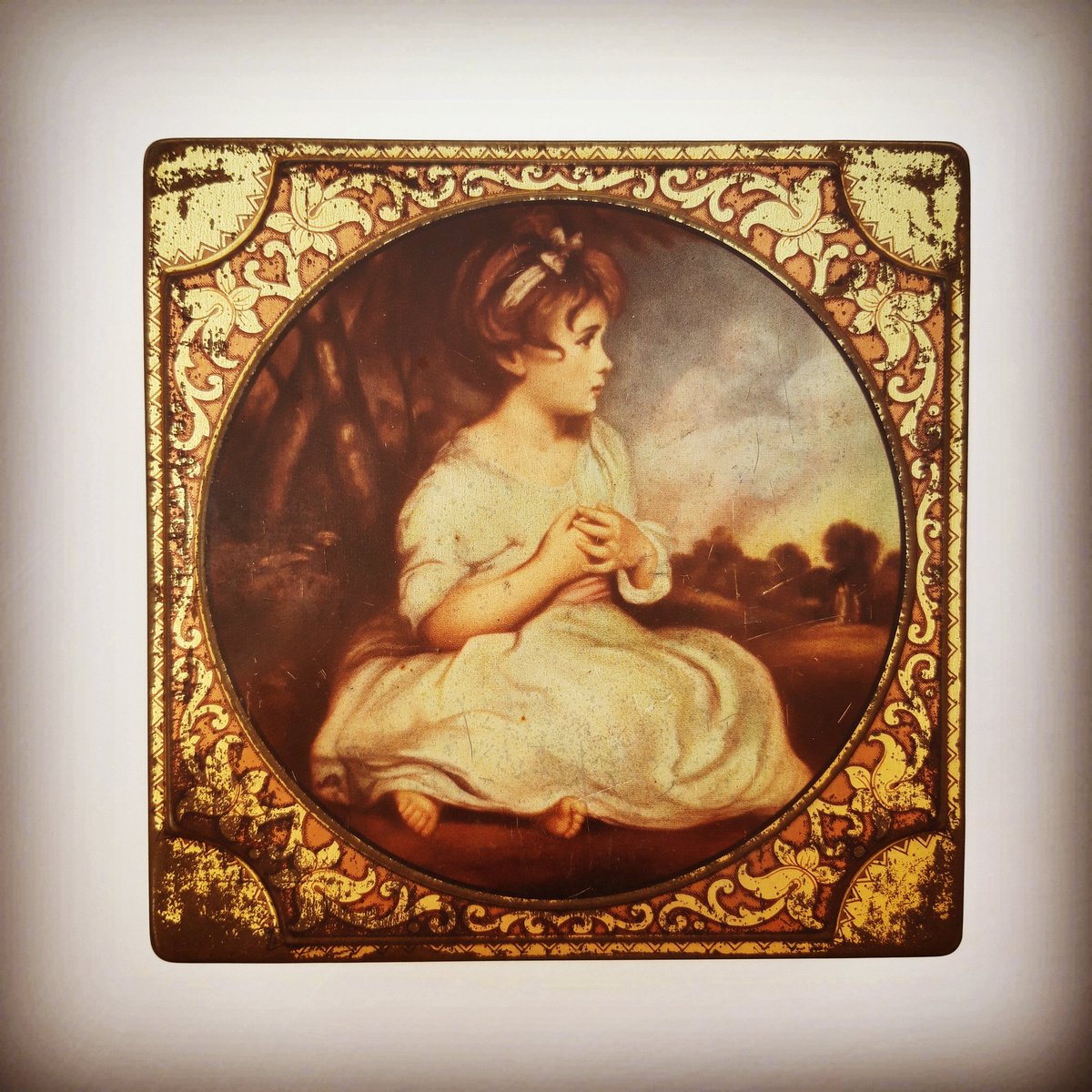 dragonflymalta's tweet image. Vintage Thorne's Premier Toffee Tin “The Age of Innocence" Sir Joshua Reynolds PRA The world's most famous picture of childhood 

#tinboxes #tin #box #boxes #vintagetoys #vintage #vintageitems #old #thornes #toffee… instagram.com/p/B8GqhmznfVj/…