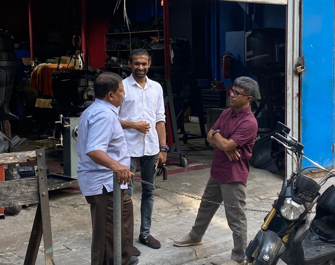 TeamSimbe's tweet photo. Simbe akee Henveiru Hulhangu dhaairaage rayyithunge haguga fisaarikerigen massahkai kuran kerey zuvaaneh.
#MdpPrimary2020 #LCE2020 #HenveiruHulhangu #malecity5 #CandidateNo3 #AhmedAsim #Simbe2020 #VoteSimbe #LaamarkazeeRaajje #MaleCity05 #Agenda19Rashah https://t.co/Ps4vjhTmrW