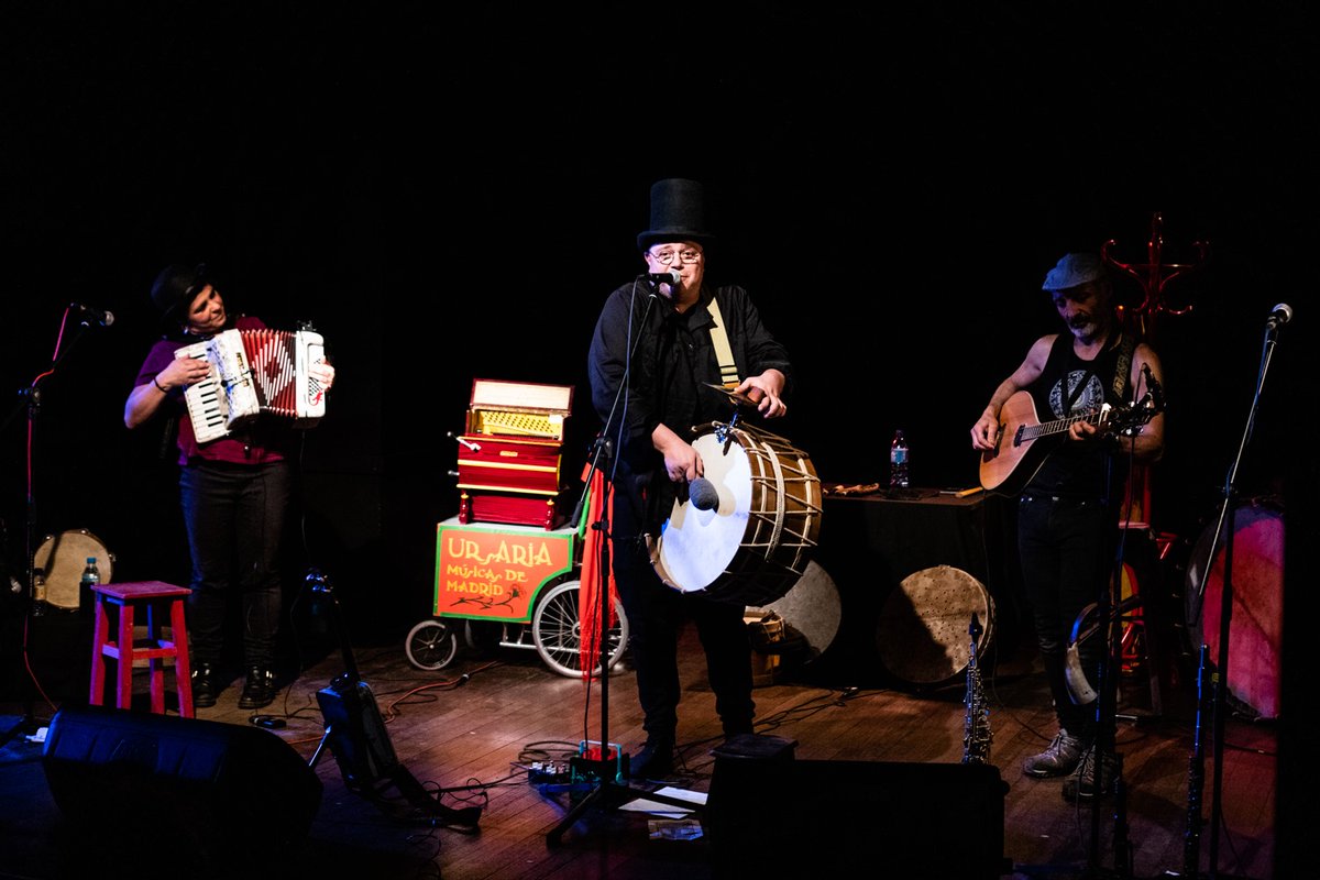 ¡Fue un enorme placer escuchar a <a href="/UrsariaMadrid/">Ursaria</a> en concierto este sábado en nuestro escenario! Con el teatro lleno de personas y de ritmos populares, divertidos! ¡Esperamos que volváis pronto compañeros 😍¡Nos encanta teneros con nosotros! Enhorabuena