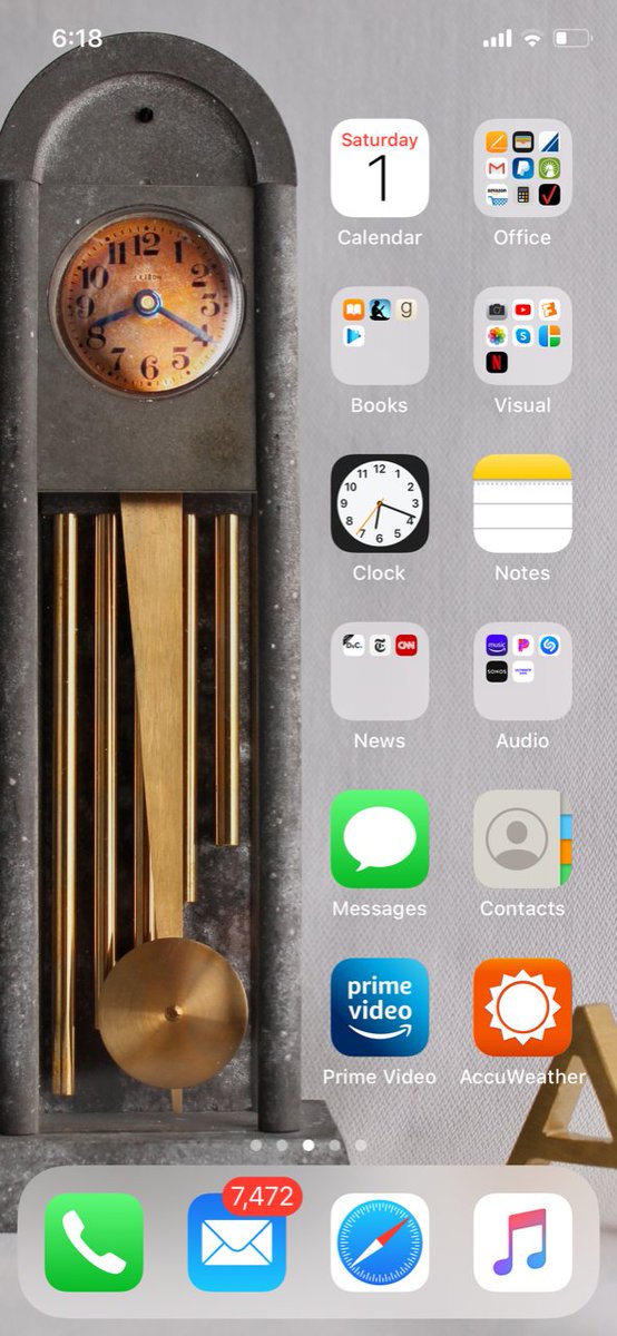tooliphone's tweet photo. A nice example of what you can do using #iEmpty to #customize your #iPhone home screen (no #jailbreak).

Very nice setup by @gregorygerard to always see its home screen background without having interfering icons. 👍

Try it yourself too! 

https://t.co/fmNCxXvyS3 https://t.co/melOmQwgGw