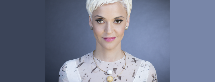 Ayto_Sevilla's tweet photo. 🎶 Hoy en el #TeatroLopedeVega tendremos la voz de la fadista Mariza, la gran embajadora de la música portuguesa, que arranca su tour mundial en #Sevilla: https://t.co/DlkQNkNaeP 🎶 https://t.co/5hfxByWyEm