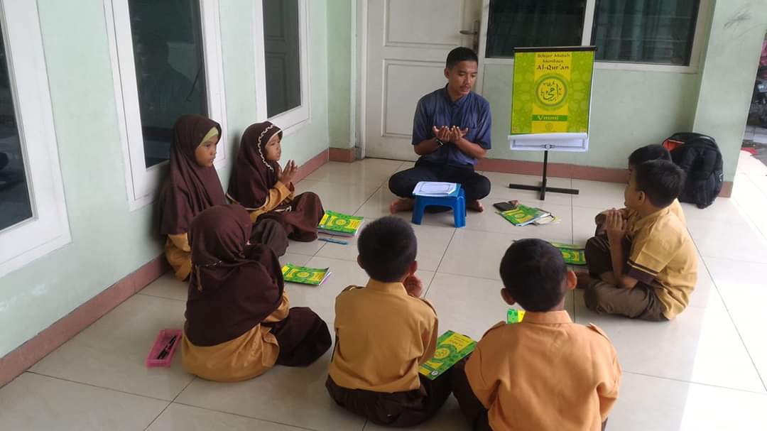 Satu hal yang harus terus dilakukan seseorang yang #cerdas ialah senantiasa mengharapkan PAHALA yang Allah SWT sediakan

___ Shaidul Khatir, Imam Ibnu al-Jauzi
#SDJuaraPekanbaru
#SDJuara